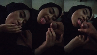 Dinda Berhijab Temani Kekasih Puaskan Nafsu