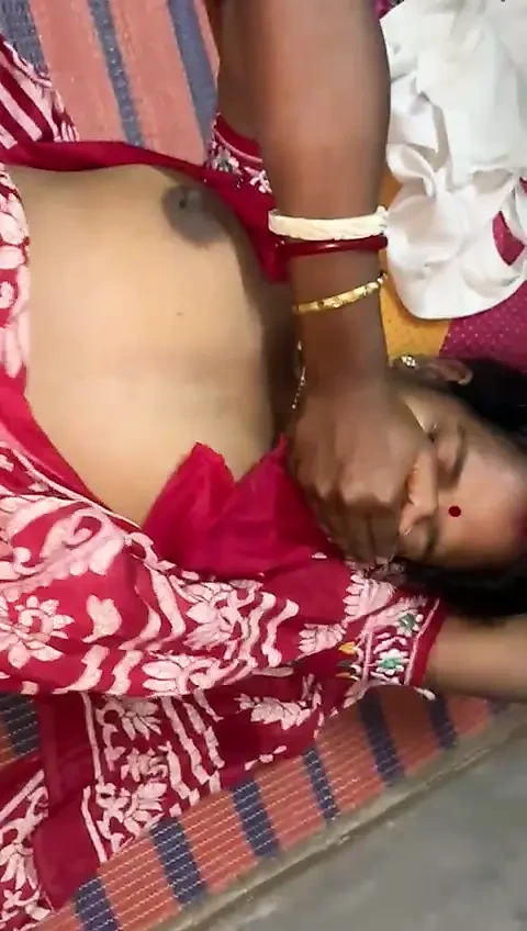 Desi Village Ki Bhabhi Hot Bhabhi Ki Houswife
