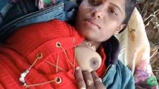 Khule Aangan Mein Ujaalon Ke Beech Rangoli