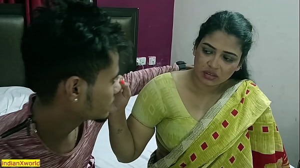 Desi Bhabhi’s Private Room Service With The Tv Repairman