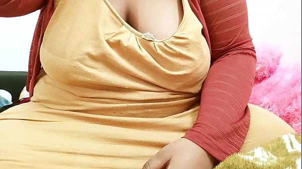 Indian Bengali Bhabhi Flaunting Her Sexy Tits