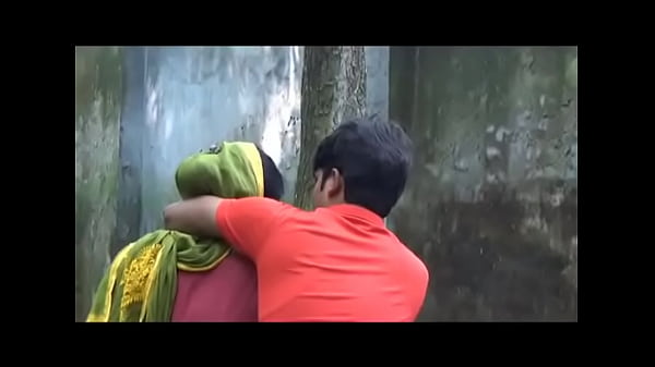 Desi Bhabhi Ka Chhupa Hua Pyar, Porokia Ki Garam Raatein
