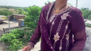 Desi Bhojpuri Bhabhi Ne Apni Gili Chut Aur Jawani Ka Maza Diya, Hindi Audio Mein Suno