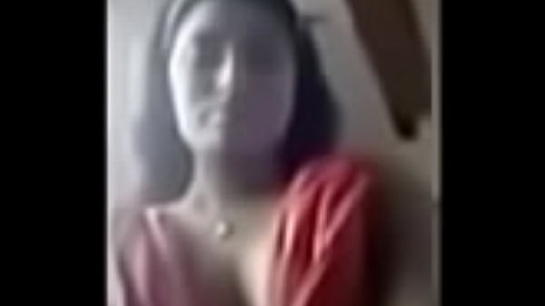 Indian Women Flaunting Their Cleavage In Public