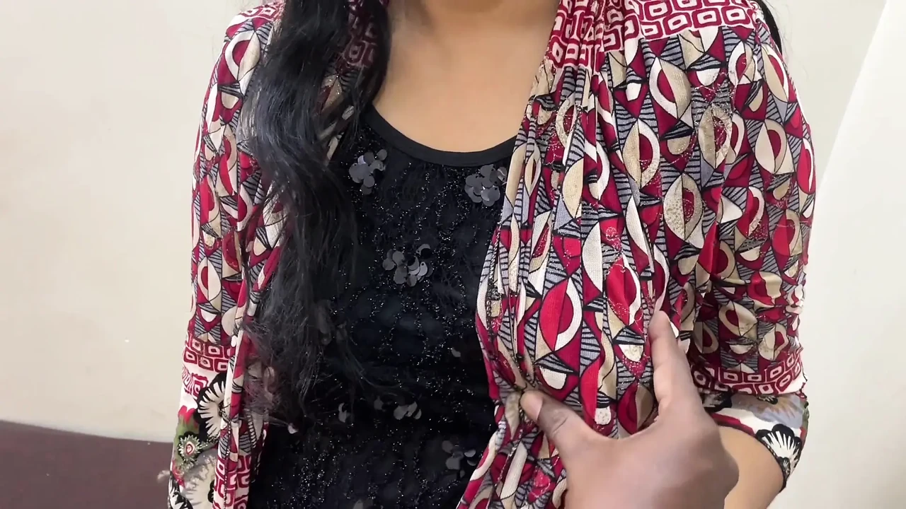 Indian Desi Bhabhi First Time With Neighbour