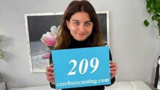 Porn Cz – Tiny Mía Gets Pounded Raw In Her First Casting Fuck
