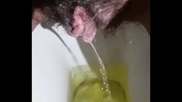 Indian Babe Letting It Flow, Hot And Wet