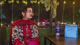 College Wali Girlfriend Ko Restaurant Mein Khana Khila Ke Ghar Le Aaya, Phir Uski Moti Gol Gaand Ko Hard Fast Fuck Kiya, Hindi Mein Dirty Talk Karte Hue.