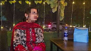 College Wali Girlfriend Ko Restaurant Mein Khana Khila Ke Ghar Le Aaya, Phir Uski Moti Gol Gaand Ko Hard Fast Fuck Kiya, Hindi Mein Dirty Talk Karte Hue.