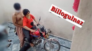 Hot Xxx Gets Rammed By Buddy On Bike With Juicy Hindi Moans