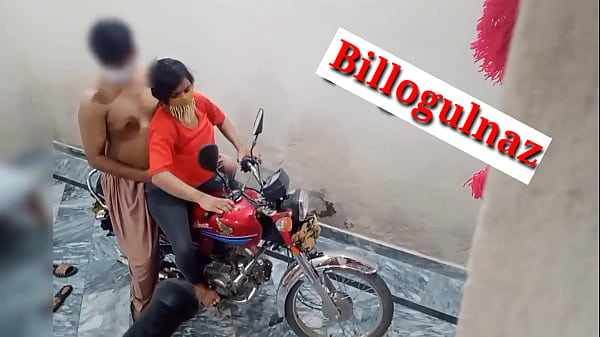 Hot Xxx Gets Rammed By Buddy On Bike With Juicy Hindi Moans