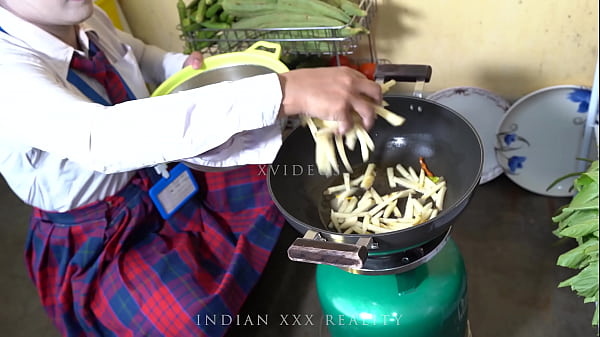 भारतीय स्टेप सिस्टर को जबरदस्त चोदा, हिंदी में Xxx