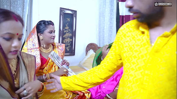 Desi Desi, Uski Bhabhiyan Apne Dewar Se Chudne Ko Taras Gayi, Ek Sali Bhabhi Ka Group Sex Party (hindi Audio)