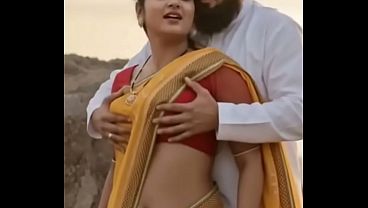 Desi Bhabhi Ki Saree Utaar Ke Chuchiyan Daba Raha Hoon, Ishq Ka Maza